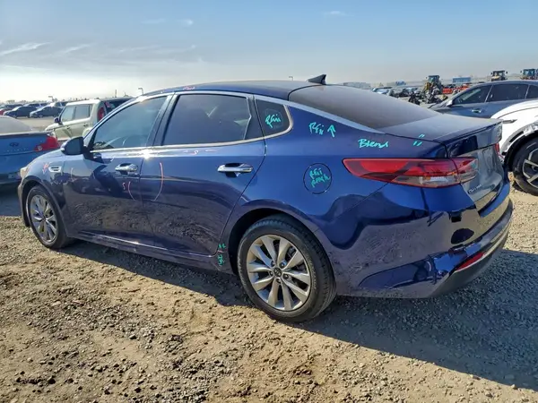5XXGT4L33JG245281 2018 KIA OPTIMA - Image 2