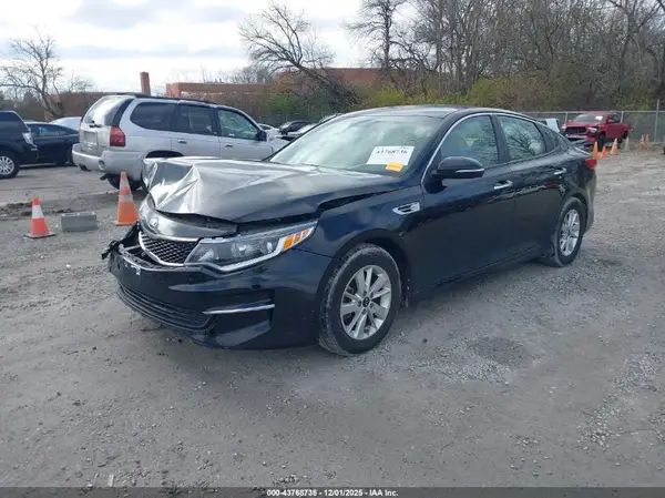 5XXGT4L33JG245653 2018 KIA OPTIMA - Image 2