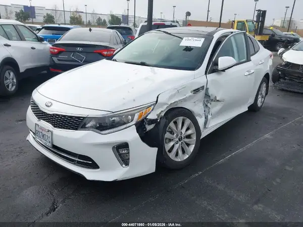 5XXGT4L33JG246236 2018 KIA OPTIMA - Image 2