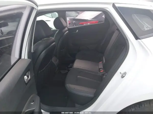 5XXGT4L33JG246236 2018 KIA OPTIMA - Image 8