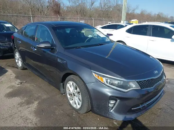 5XXGT4L33JG247502 2018 KIA OPTIMA - Image 1