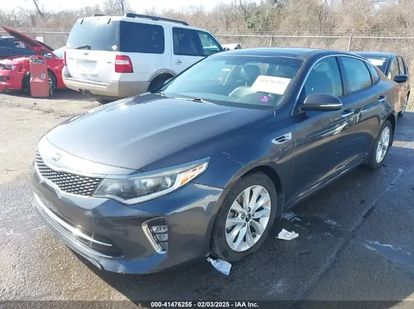 5XXGT4L33JG247502 2018 KIA OPTIMA - Image 2