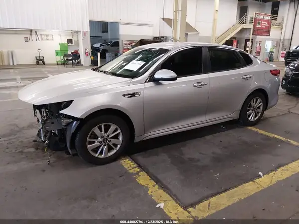 5XXGT4L33JG248469 2018 KIA OPTIMA - Image 2