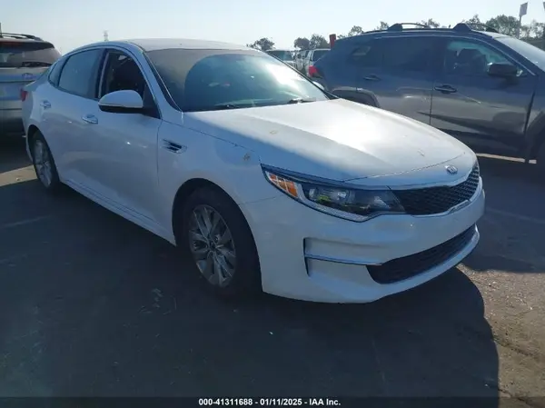 5XXGT4L33JG251114 2018 KIA OPTIMA - Image 1