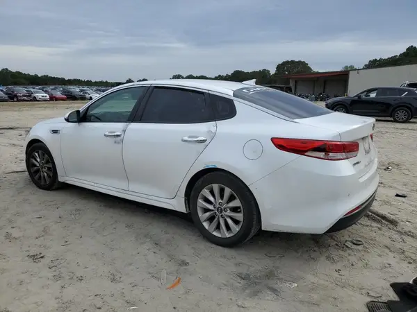 5XXGT4L33JG251176 2018 KIA OPTIMA - Image 2