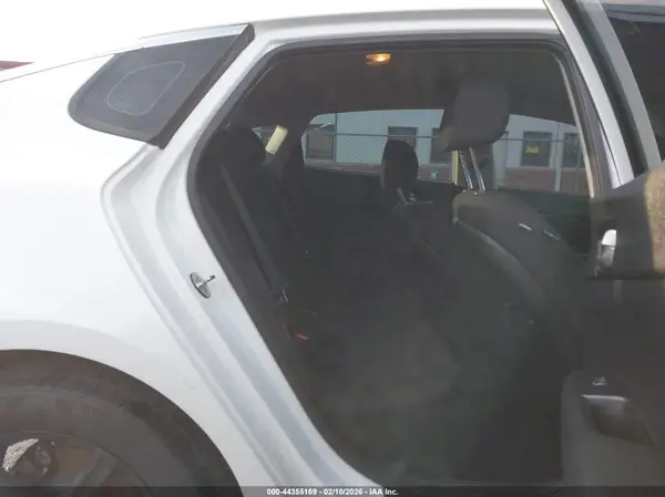 5XXGT4L33JG253851 2018 KIA OPTIMA - Image 8