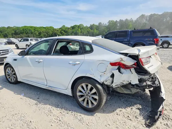 5XXGT4L33JG254272 2018 KIA OPTIMA - Image 2
