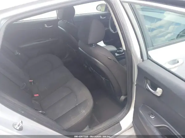 5XXGT4L33JG254482 2018 KIA OPTIMA - Image 8
