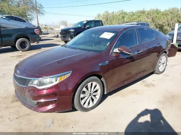 5XXGT4L33JG255194 2018 KIA OPTIMA - Image 2