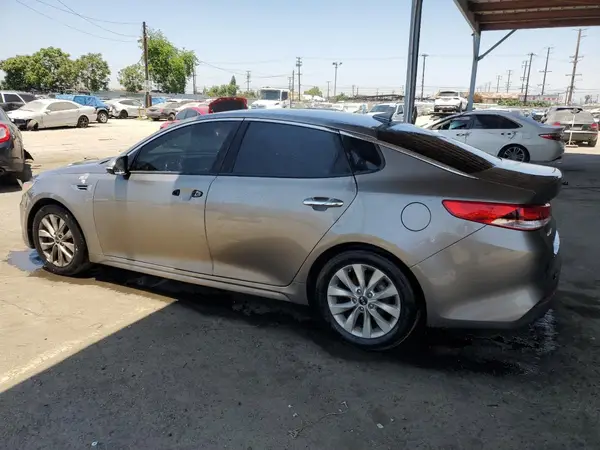 5XXGT4L33JG255552 2018 KIA OPTIMA - Image 2