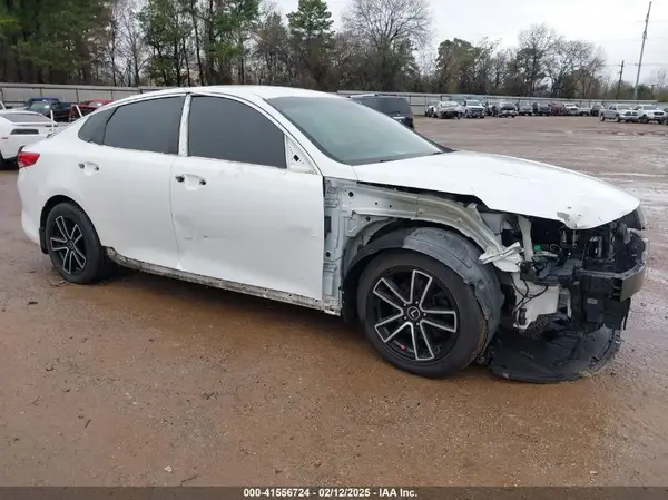 5XXGT4L33JG256331 2018 KIA OPTIMA - Image 1