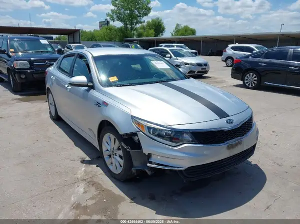 5XXGT4L33JG256653 2018 KIA OPTIMA - Image 1
