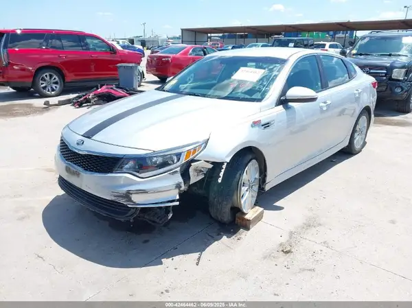 5XXGT4L33JG256653 2018 KIA OPTIMA - Image 2