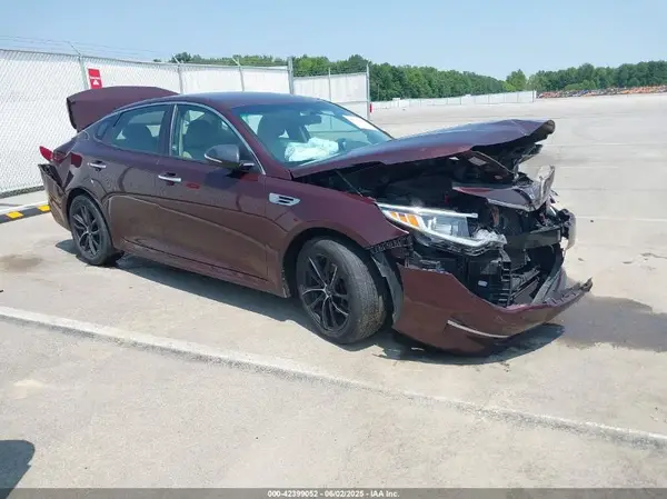 5XXGT4L33JG257009 2018 KIA OPTIMA - Image 1