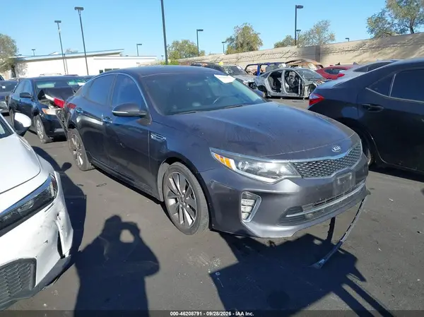 5XXGT4L33JG257544 2018 KIA OPTIMA - Image 1