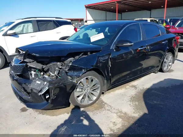 5XXGT4L33JG257589 2018 KIA OPTIMA - Image 2
