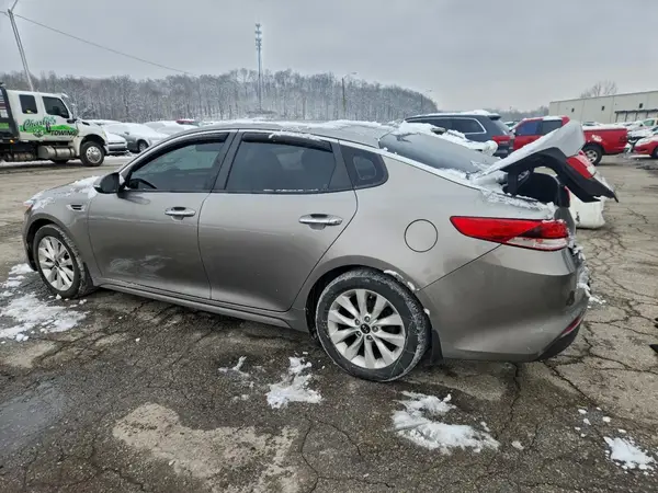 5XXGT4L33JG258225 2018 KIA OPTIMA - Image 2