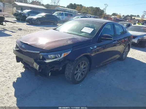 5XXGT4L33JG258340 2018 KIA OPTIMA - Image 2