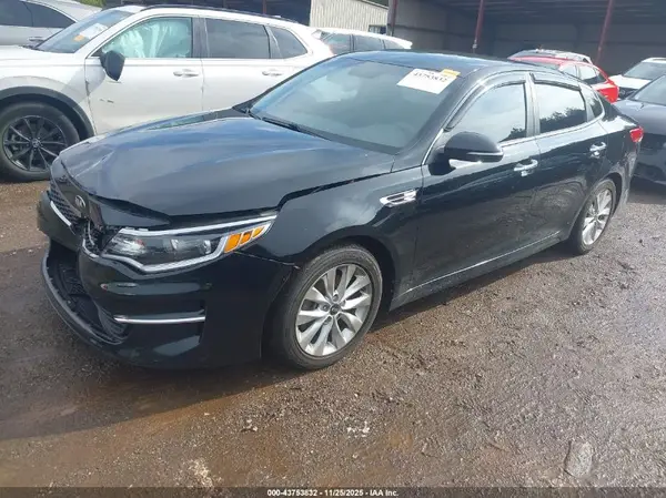 5XXGT4L33JG259245 2018 KIA OPTIMA - Image 2