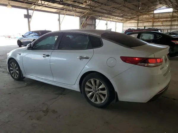 5XXGT4L33JG259522 2018 KIA OPTIMA - Image 2
