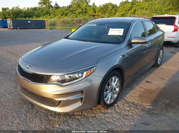 5XXGT4L33JG261190 2018 KIA OPTIMA - Image 2
