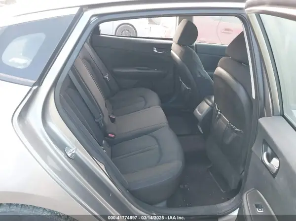 5XXGT4L33JG261903 2018 KIA OPTIMA - Image 8