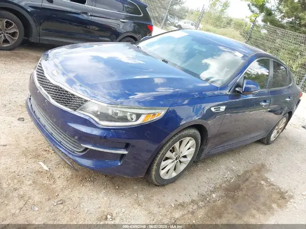 5XXGT4L33JG261996 2018 KIA OPTIMA - Image 2