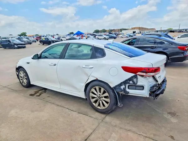 5XXGT4L33JG263280 2018 KIA OPTIMA - Image 2