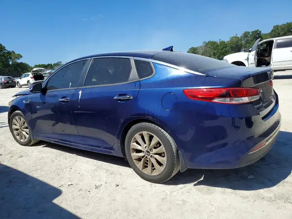 5XXGT4L33JG263621 2018 KIA OPTIMA - Image 2