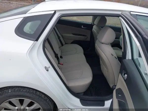 5XXGT4L33JG265899 2018 KIA OPTIMA - Image 8
