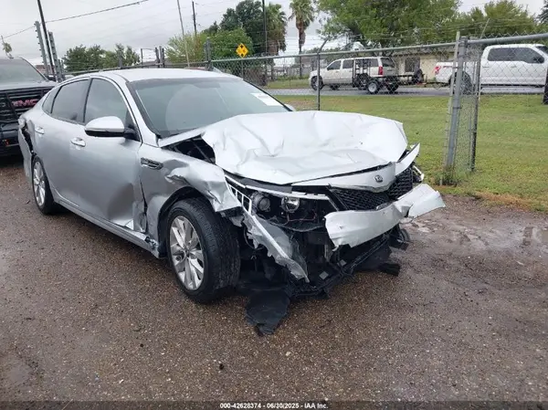 5XXGT4L33JG265997 2018 KIA OPTIMA - Image 1