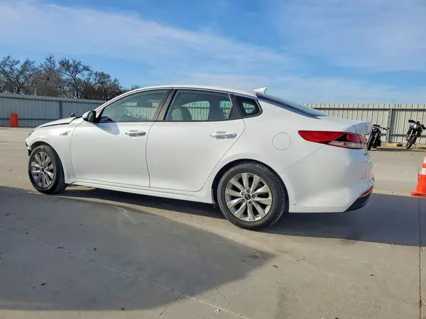 5XXGT4L33JG266762 2018 KIA OPTIMA - Image 2
