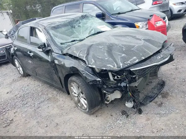 5XXGT4L33JG267863 2018 KIA OPTIMA - Image 1