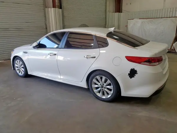 5XXGT4L33JG267961 2018 KIA OPTIMA - Image 2