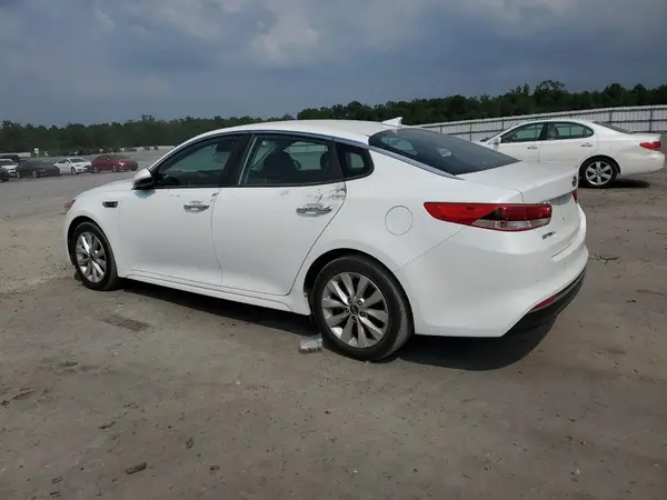 5XXGT4L33JG269063 2018 KIA OPTIMA - Image 2
