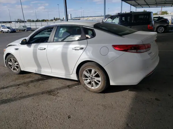 5XXGT4L33JG269533 2018 KIA OPTIMA - Image 2