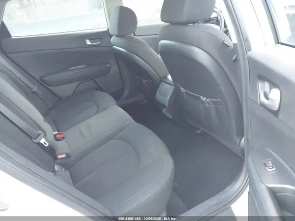5XXGT4L33JG270343 2018 KIA OPTIMA - Image 8