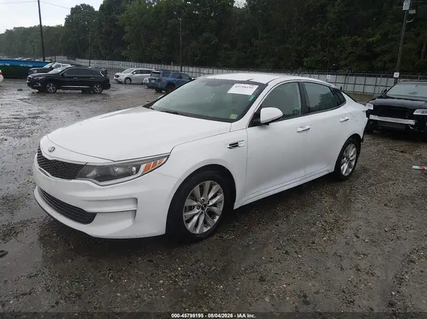 5XXGT4L33JG270360 2018 KIA OPTIMA - Image 2