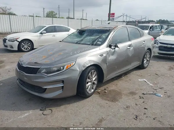 5XXGT4L33JG270407 2018 KIA OPTIMA - Image 2