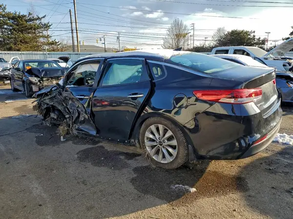 5XXGT4L33JG270438 2018 KIA OPTIMA - Image 2