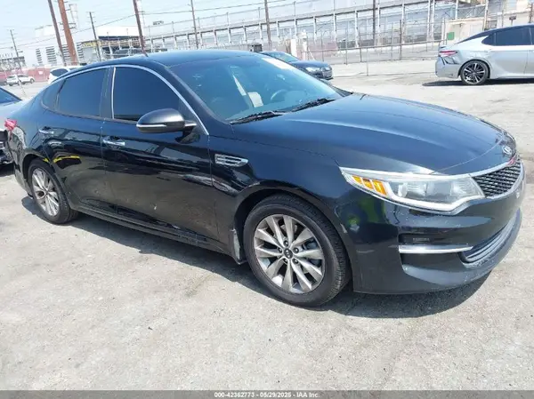 5XXGT4L33JG271167 2018 KIA OPTIMA - Image 1
