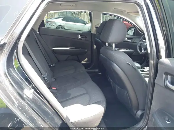 5XXGT4L33JG271167 2018 KIA OPTIMA - Image 8