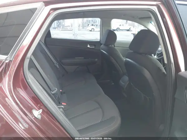 5XXGT4L33JG271928 2018 KIA OPTIMA - Image 8