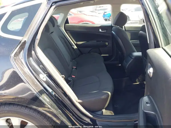 5XXGT4L33JG272030 2018 KIA OPTIMA - Image 8