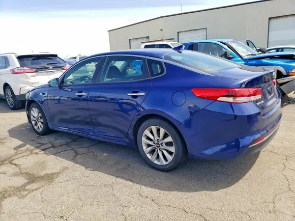 5XXGT4L33JG274246 2018 KIA OPTIMA - Image 2