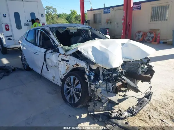 5XXGT4L33KG286060 2019 KIA OPTIMA - Image 1