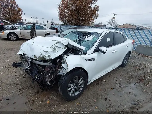 5XXGT4L33KG307828 2019 KIA OPTIMA - Image 2