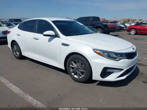 5XXGT4L33KG320403 2019 KIA OPTIMA - Image 1