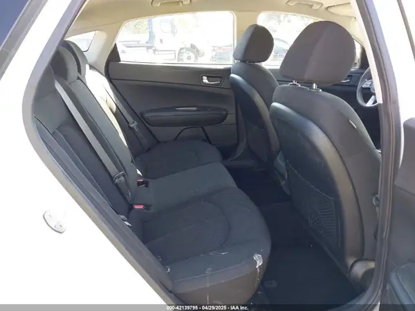 5XXGT4L33KG324175 2019 KIA OPTIMA - Image 8