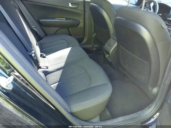 5XXGT4L33KG324371 2019 KIA OPTIMA - Image 8
